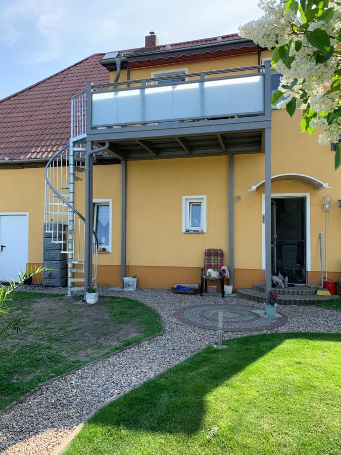 Ferienwohnung Am Schloss Reuterstadt Stavenhagen Exterior photo